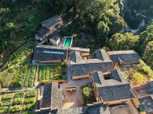 Cloud-Veiled Mountain Realm Retreat, Lishui Songyang