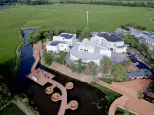 Lunar Star Retreat