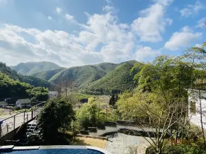 Xizhu Yunjian Hot Spring Villa