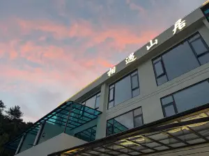 Mountain Retreat Hotel