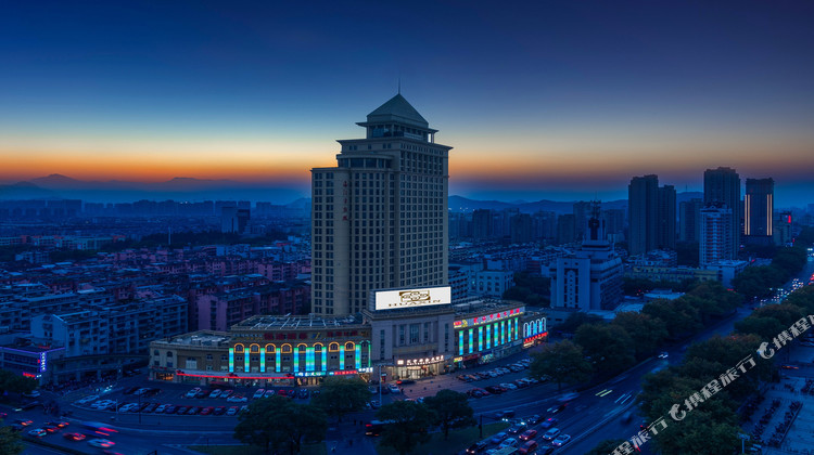 浙江汇宇华鑫大酒店1-3晚 可加购云曼温泉/杭州长乔极地海洋公园等