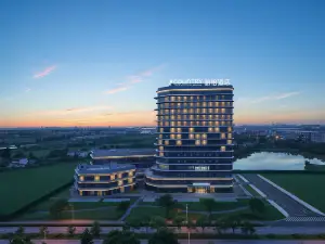 Country Inn & Suites by Radisson, Zhangjiagang High-speed Railway Station Lexing Building