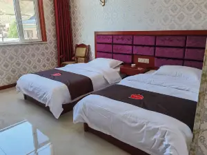 Qilian Hengyun Hotel (Zhuo'er Mountain Scenic Area)