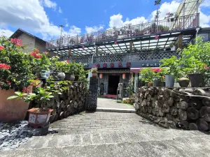 Yongding Earth Building Waipojia Homestay (Zhencheng Building)