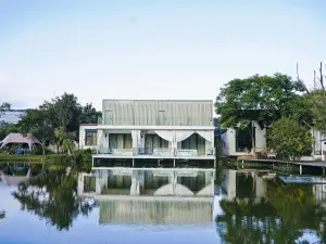 Luye Swan Lake Holiday Accommodation