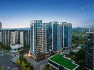LUXE CLOUD  HOTEL