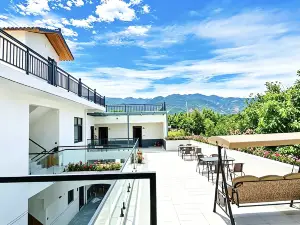 Guanshan Yue Courtyard Homestay