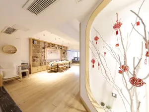 Yue Qingju Hotel (Chongqing North Railway Station)