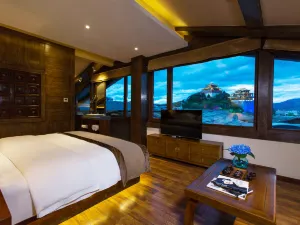Heyue · Ga’dan Boutique Hotel (Shangri La Tibetan culture experience store)