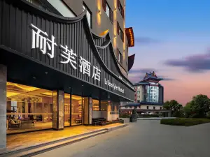 Life Hotel