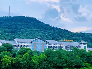 Sanjiang Forest Hot Spring Dumashi Hotel