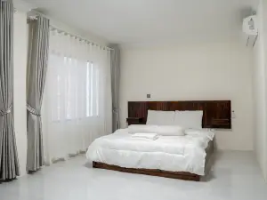 Empire House Phnom Penh