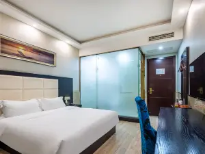 Qingmu Hotel (Chaohu Wanda Plaza Dongtang Road)
