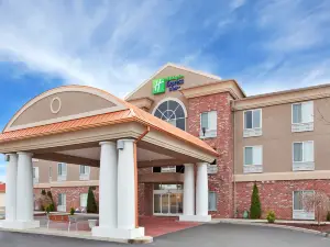 Holiday Inn Express & Suites Farmington by IHG