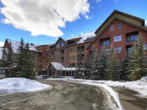 8824 the Springs 2 Bedroom Condo by RedAwning