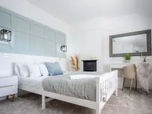 Newell Hill House - 3 Bedroom Holiday Home - Tenby