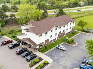 Super Inn by OYO Lansing MI