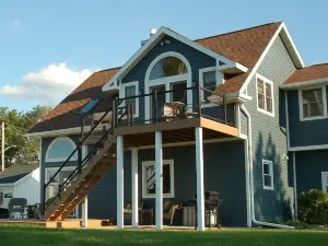New owners, fresh remodel - Lakehouse with 100' of sandy frontage on White Lake!