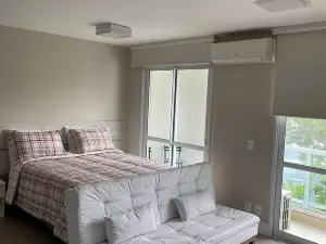 Beautiful Loft with Parking Space, Wi-Fi, Air Conditioning, and 50'' TV.