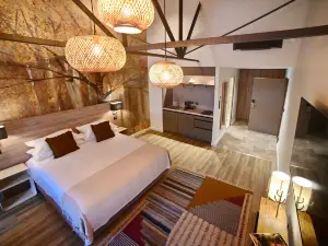 Walnut Bistro & Suites