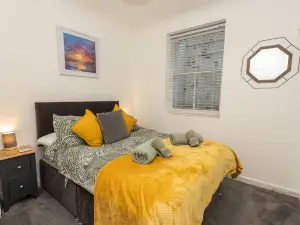 Ivy Cellar with 2 bedrooms and 1 bathrooms