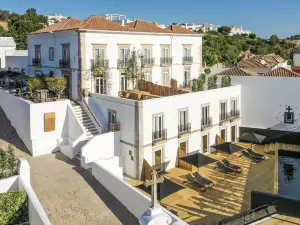 Colegio Charm House