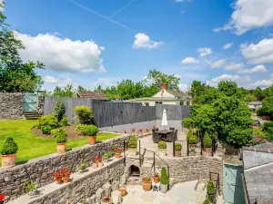 Broadrock Accommodation - Clock Cottage