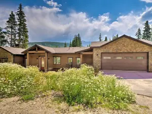 3 Mi to Ski Resort: Hot Tub Haven in Breckenridge!