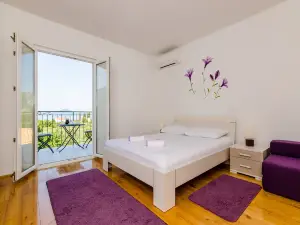 Apartment & Rooms Maždin - Triple Room with Balcony and Sea View ( Soba More )