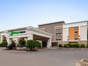 Holiday Inn Express CORNING - PAINTED POST by IHG