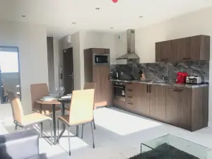 克拉倫斯港碼頭公寓旅館