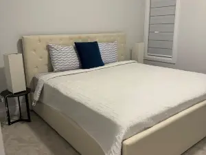 Brand New Fully Furnished 4 Beds/4 Baths Detached Property In Woodstock!!