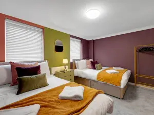 Harland Haven: Spacious 4BR House in Ipswich