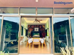 Khaolak Alisa House
