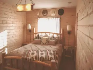 Monroe Peak Retreat ~ Comfortable Mountain Cabin with a view of Monroe Peak