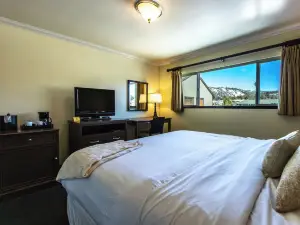 The Mammoth Creek Inn