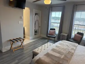 Eagle’s Landing Lodge