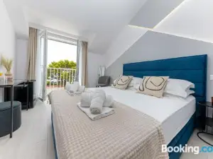 Aurora Beachfront Luxury Rooms&Suites