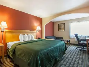 Econo Lodge Inn & Suites