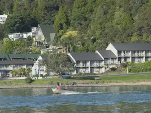 Breakwater Motel
