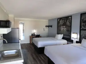 Super 8 by Wyndham Austin South / I-35