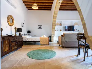Stone Court Boutique Studios