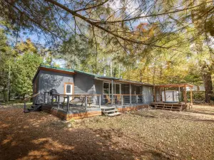Hills Haven Luxury Cottage - Minden Hills Escape for the Nature Enthusiast