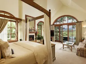 Luxurious Mountain Top Private 5-bedroom estate 15 min from Aspen