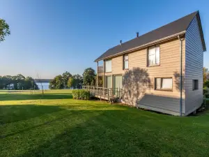 Tranquil Villa for 8 Guests
