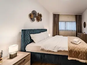 Central Monarh Tower Accomodation