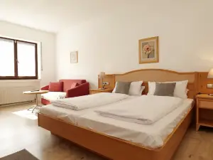 Hotel-Garni-Kachelburg
