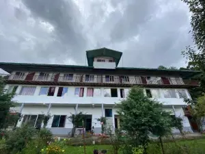 Hotel Chandra Paradise