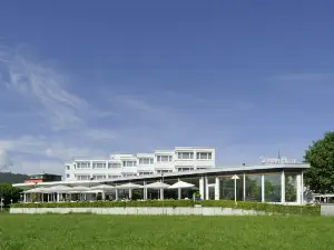 下埃格里艾格利西精品研討會酒店