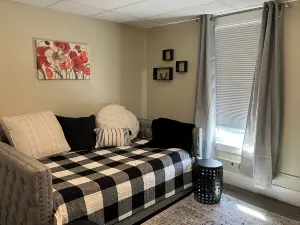 One bedroom Apt- Part of a triplex in Barre Vermont! Great Price!